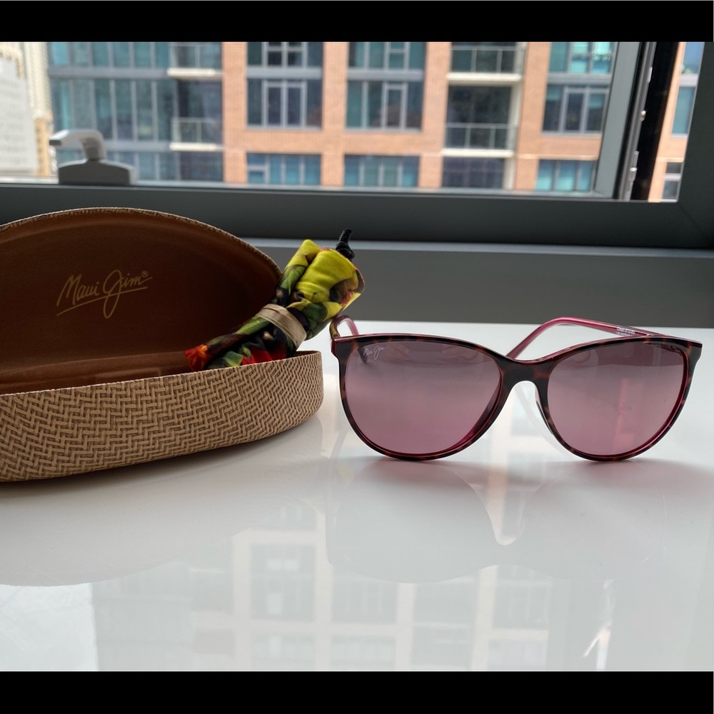 Maui Jim’s Women’s “OCEAN” sunnies. Never worn.